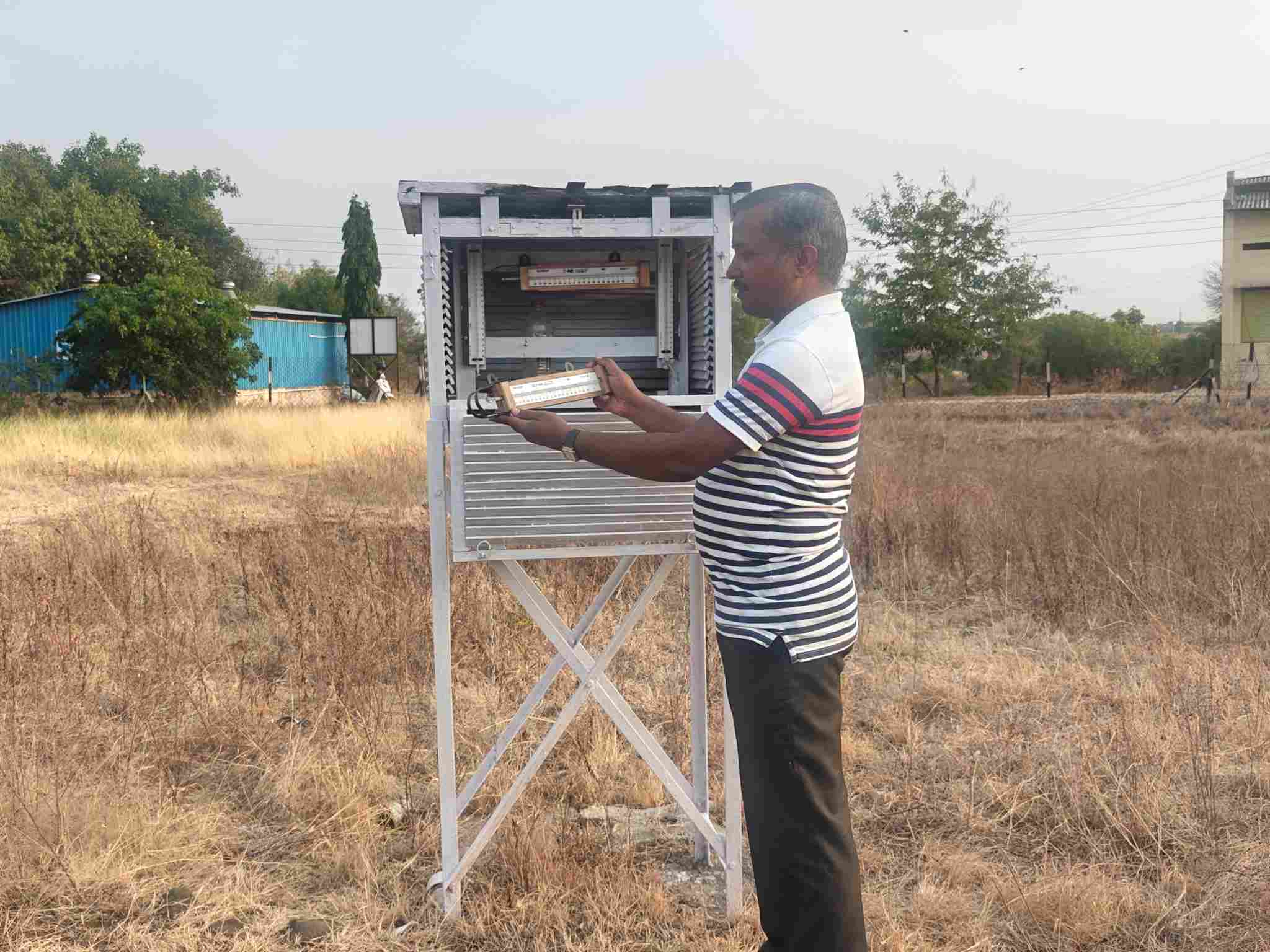 2. Stevenson Screen With Thermometers